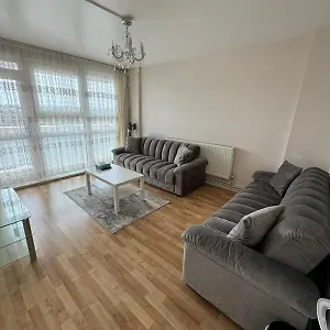 Flat, In Haggerston N1, Apartment London