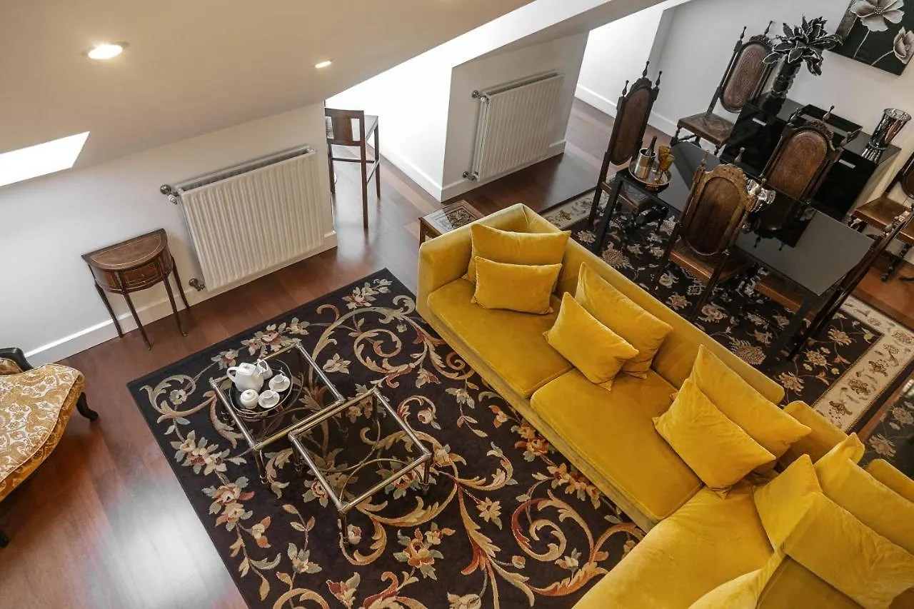 Lisbon Rentals Chiado 0*,