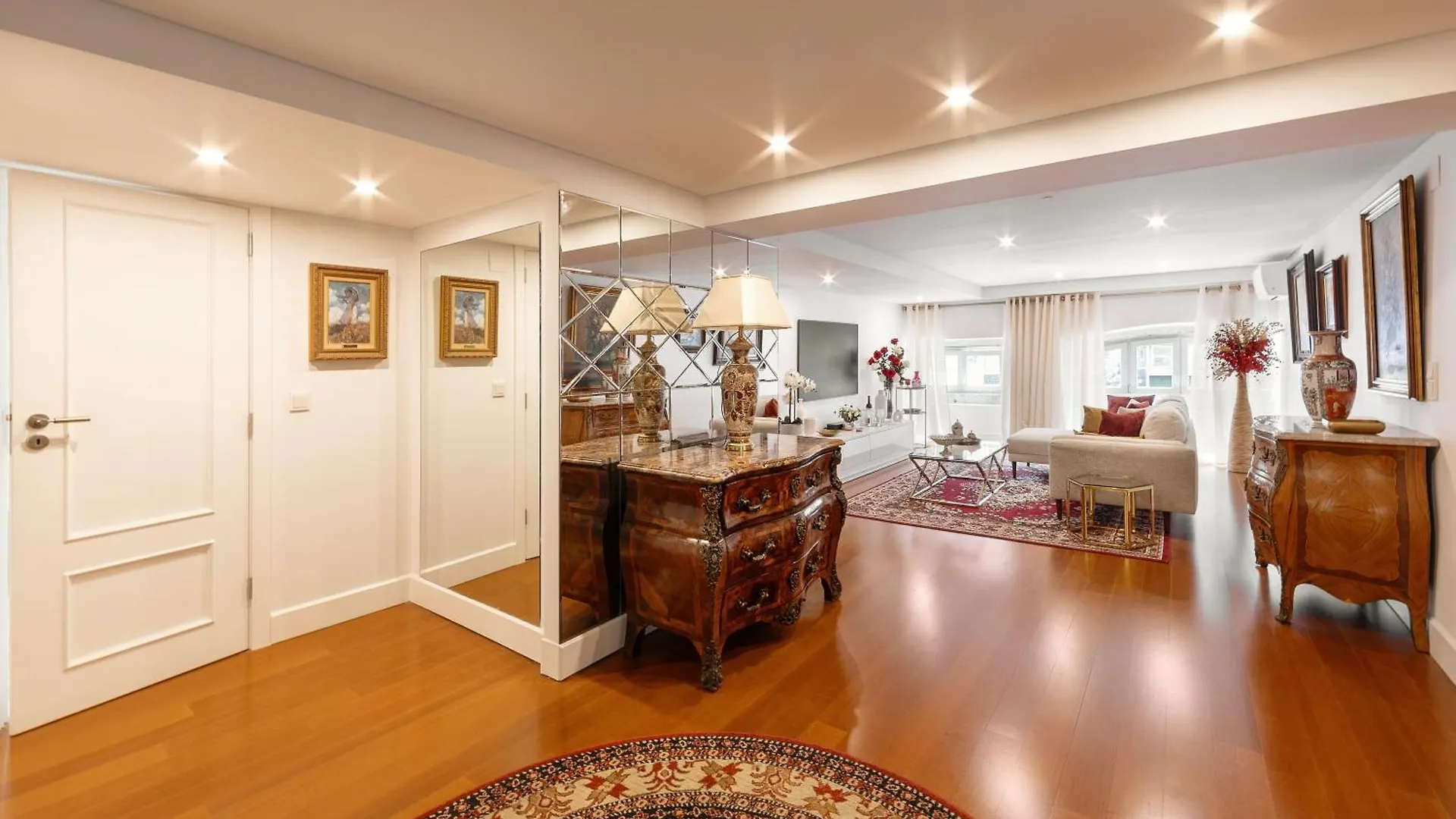 Lisbon Rentals Chiado Apartment